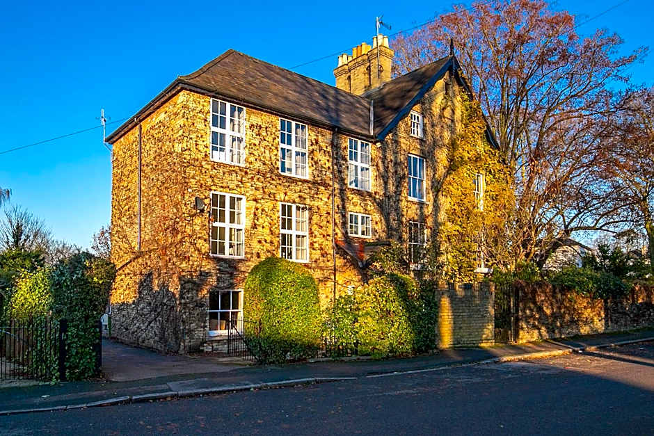 Pages Hotel and Guesthouse