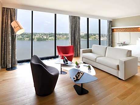 Premium Junior King Suite with Lagoon View