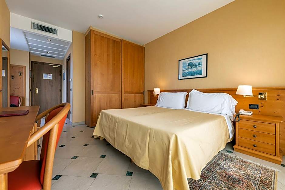 Hotel Bellevue Et Mediterranée