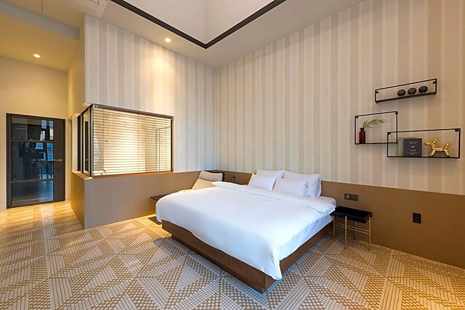 Hound Hotel Changwon - Jinhae Yongwon