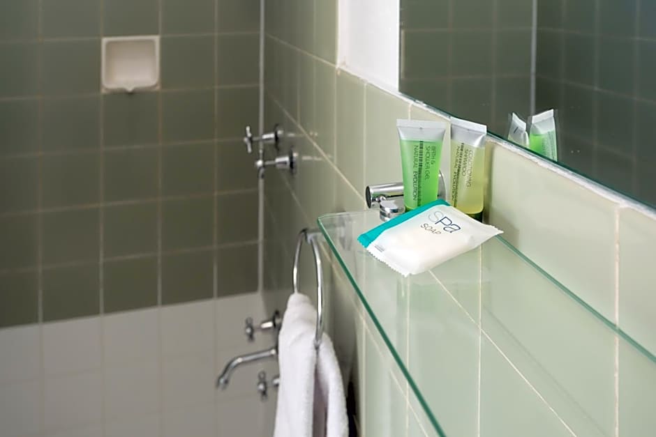 Nightcap at Emerald Star Hotel