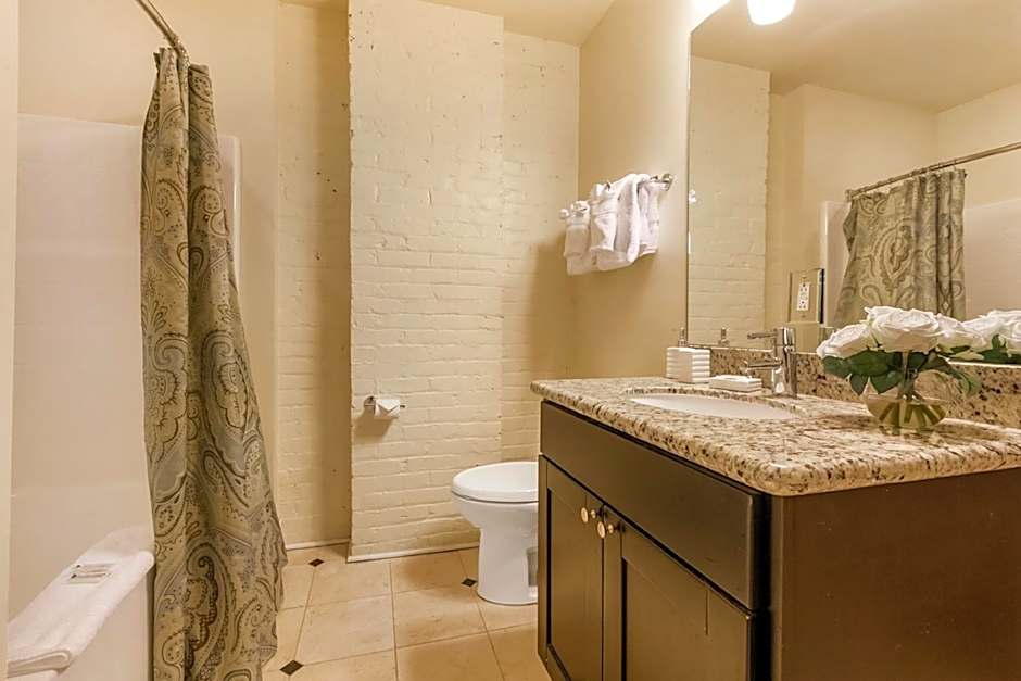 Stunning Apartments - Near FQ and Bourbon