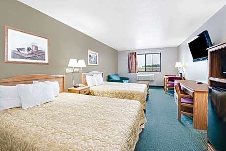 2 Queen Beds Smoking