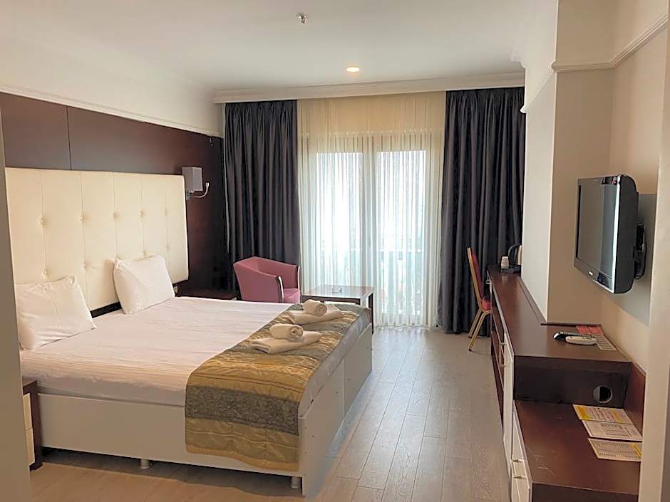 PARADISE ISLAND HOTEL