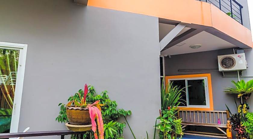 Baan Yuyen Karon Guesthouse