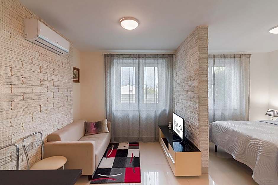 Aparthotel Koroni Home