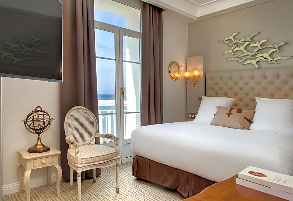 Grand Hotel Des Sablettes Plage, Curio Collection By Hilton