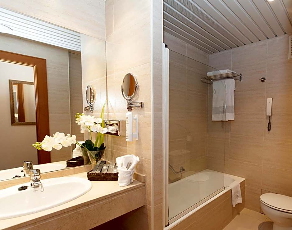 Hotel los Bracos by Silken