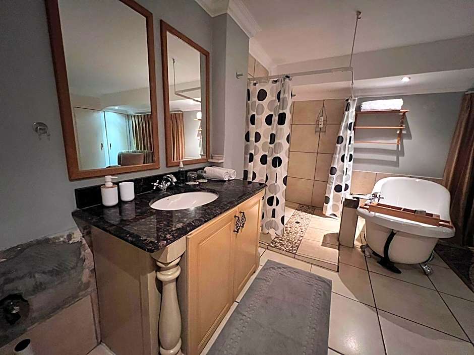 SILKEN TRAP GUEST HOUSE