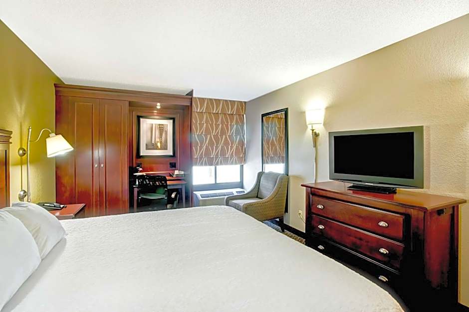 Hampton Inn By Hilton College Station