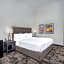 LaQuinta Suites by Wyndham South Bend Notre Dame Area