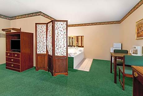 King Studio Suite - Non-Smoking