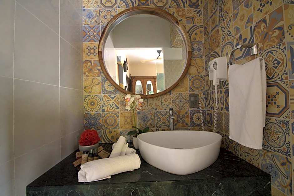 Eklectic Hotel Boutique