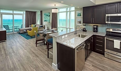 2 Bdrm Oceanfrnt Suite Hearing Acc W/ Sofabed