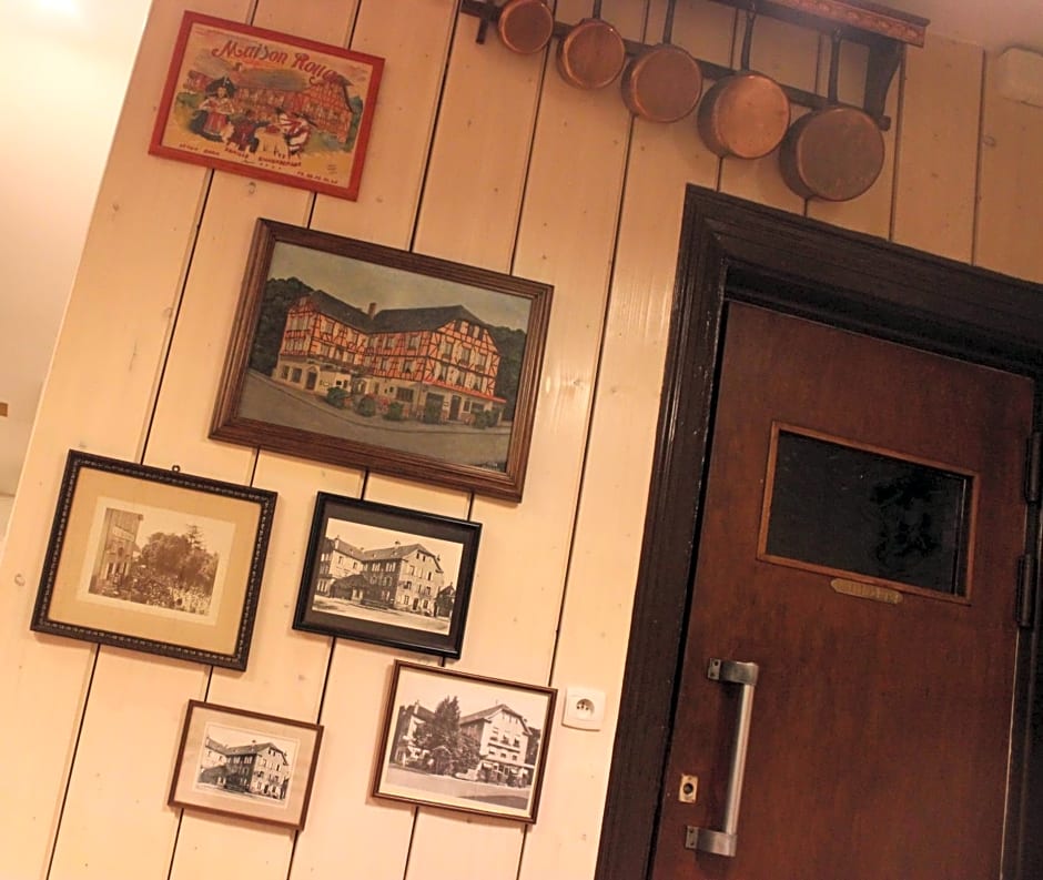 A la Maison Rouge Hotel & Restaurant