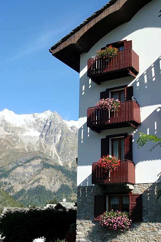 Photo 1 of 50 of Hotel Berthod