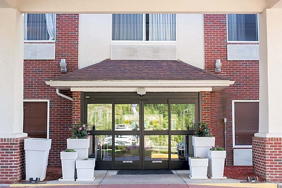 Holiday Inn Express & Suites Logan By IHG