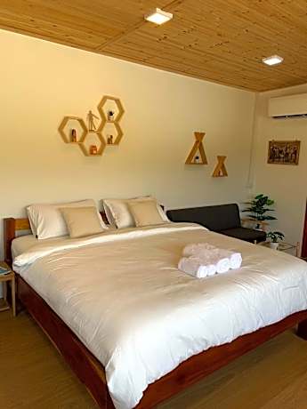 ahlaylay pool villa