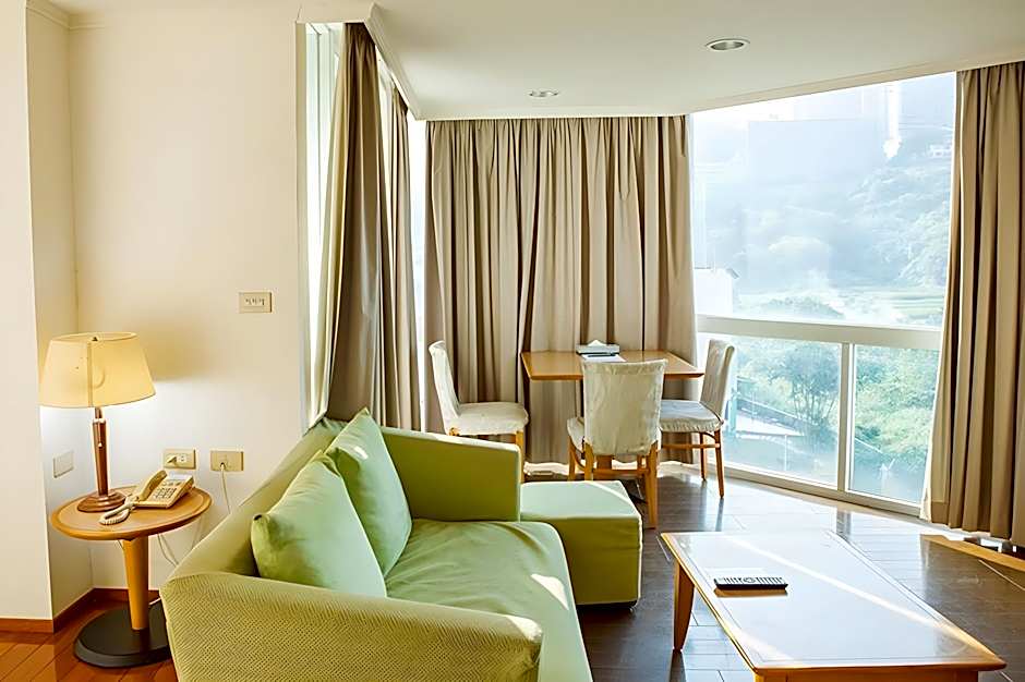 Pacific Hot Spring Hotel Green Bay