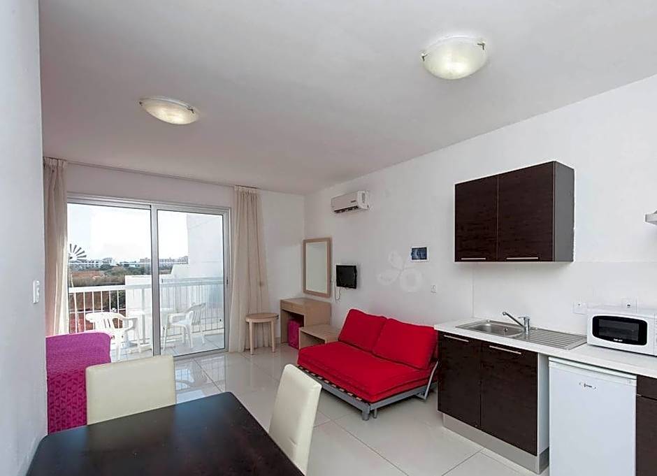 Marlita Beach Hotel Apartments