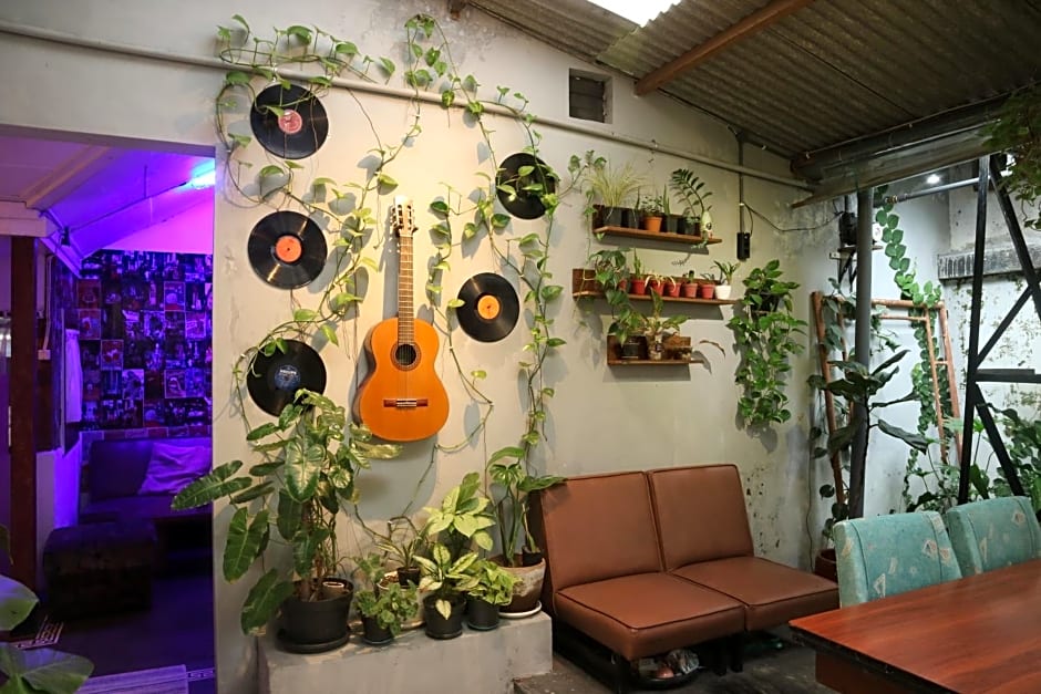 SEMERU HOSTEL MALANG