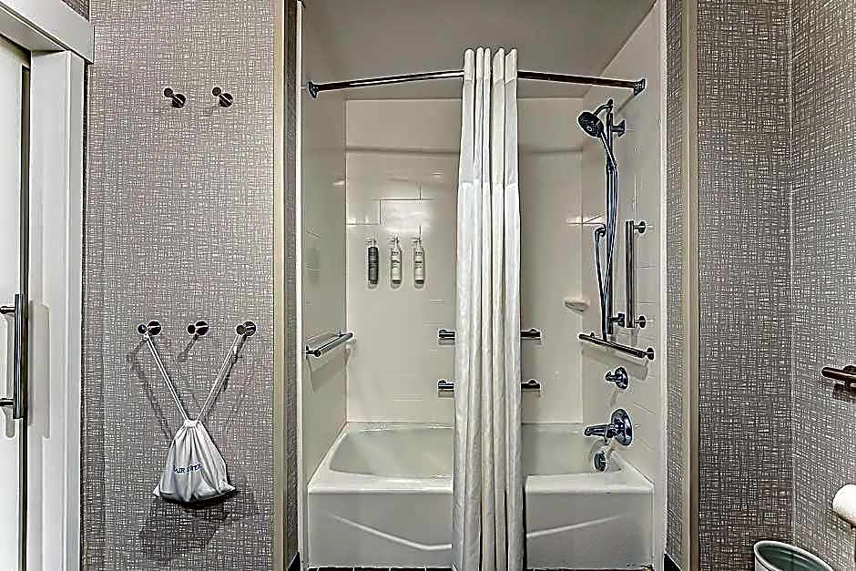 Hampton Inn & Suites Howell