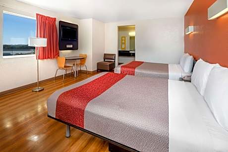 2 Full Beds Smoke-Free