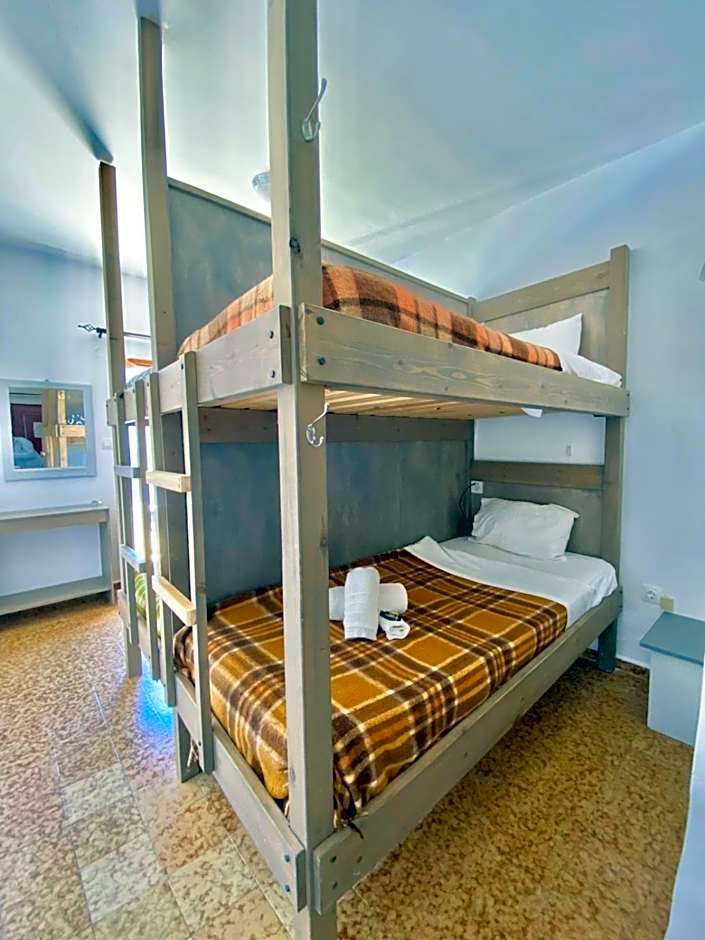 Foto 1 von 14 von Single Bed in Mixed Dormitory Room