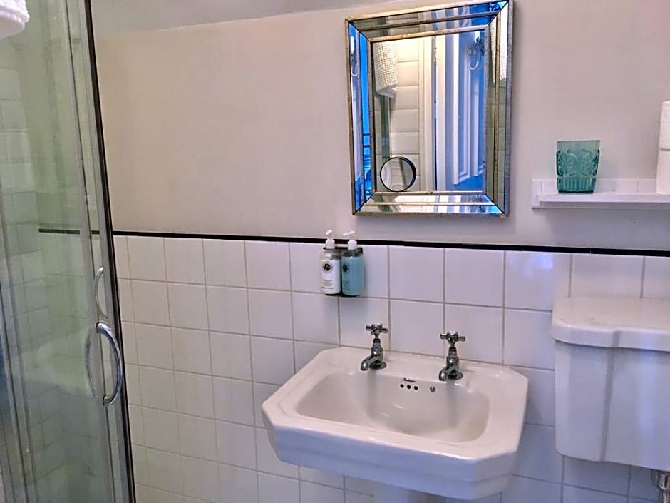 Maryville House Tearooms & Boutique B&B