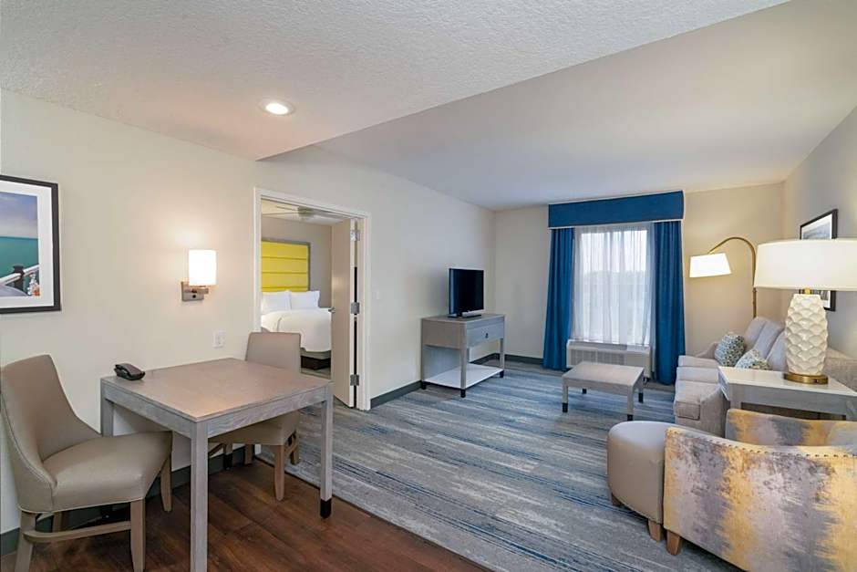 Hampton Inn & Suites Amelia Island-Historic Harbor Front