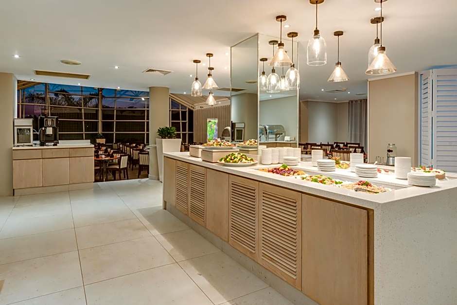 Protea Hotel by Marriott Karridene Beach