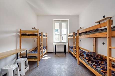 6-Bed Mixed Dormitory Room