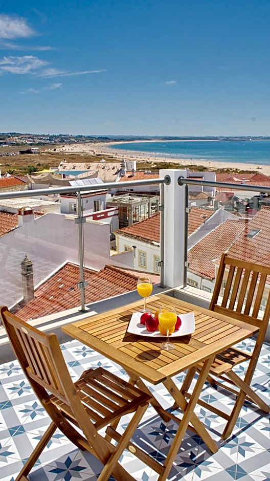 Topcity Hostel & Suites