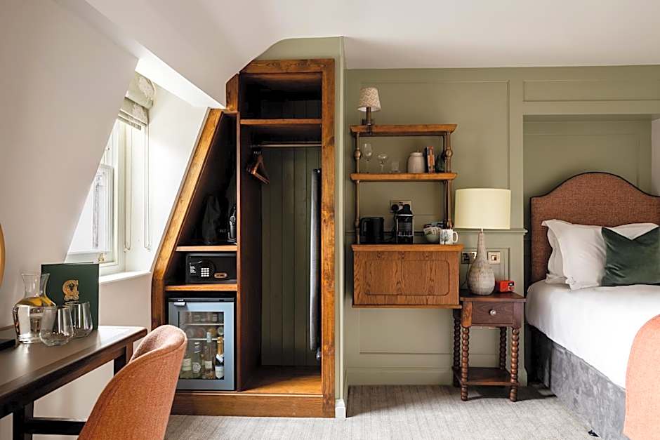 Coach & Horses Hotel