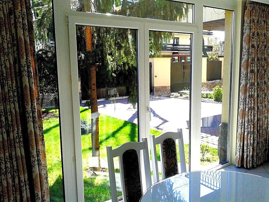 BTHouse, Pokoje Gościnne