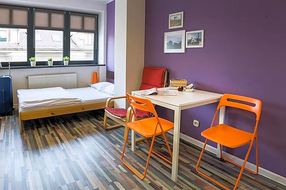 Hello Hostel & Apartments