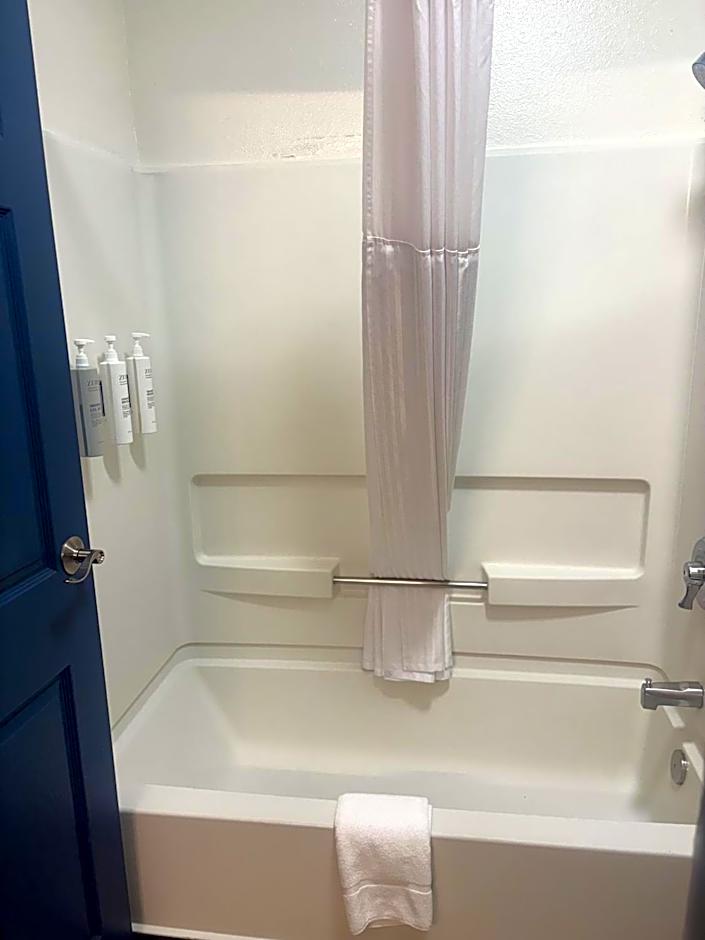 Spark by Hilton Lakewood Denver Southwest