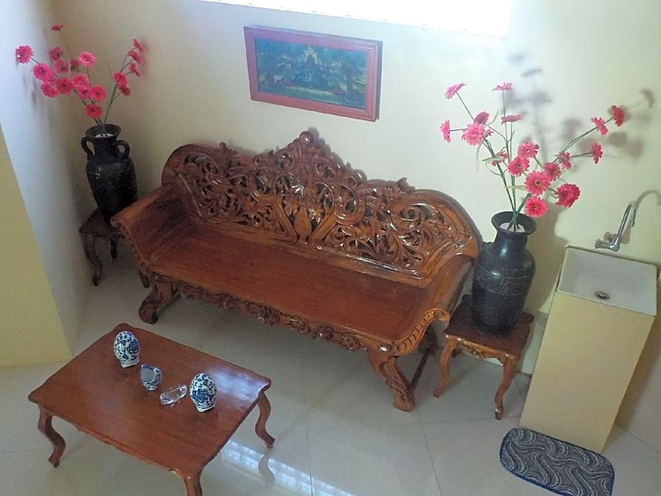 Aranas-Carillo Travellers Inn