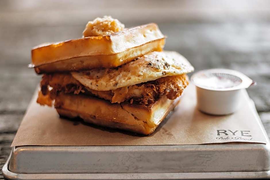 Crowne Plaza - Chicago West Loop By IHG