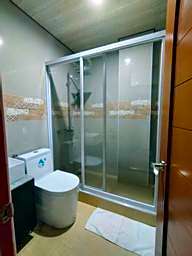 RedDoorz @ LQJ Hotel Old Buswang Kalibo