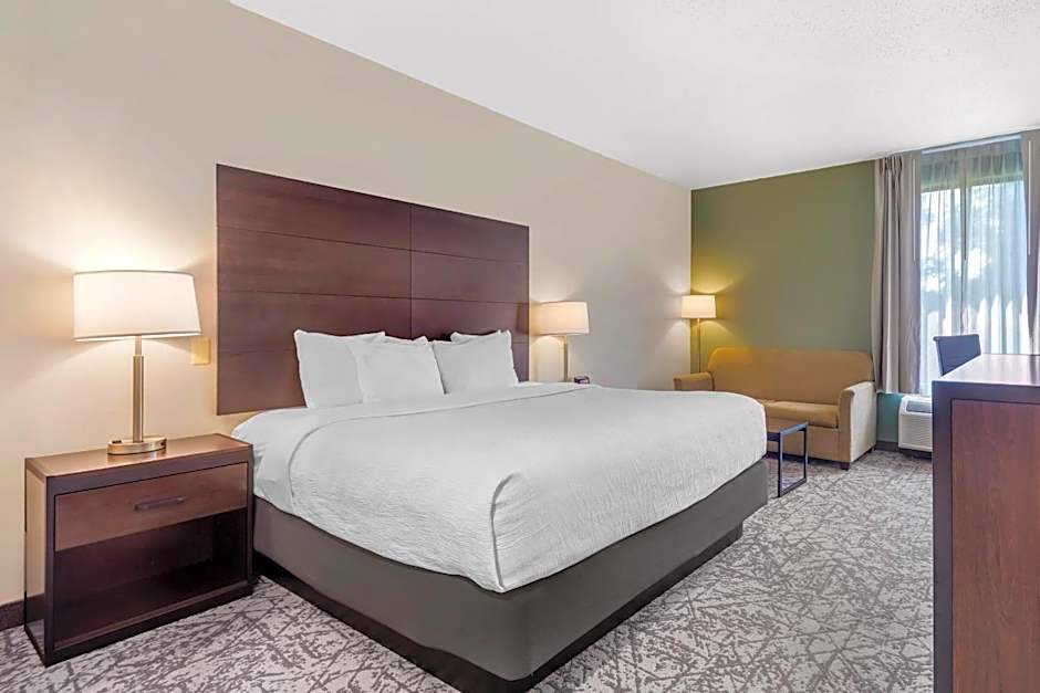 Quality Inn & Suites NJ State Capital Area