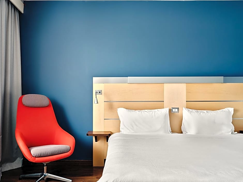 Holiday Inn Express Milan-Malpensa Airport By IHG