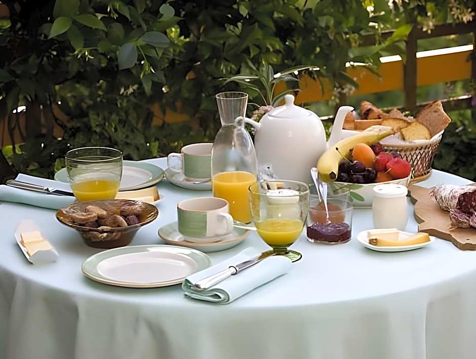 Auberge du Poids Public Logis Hotel