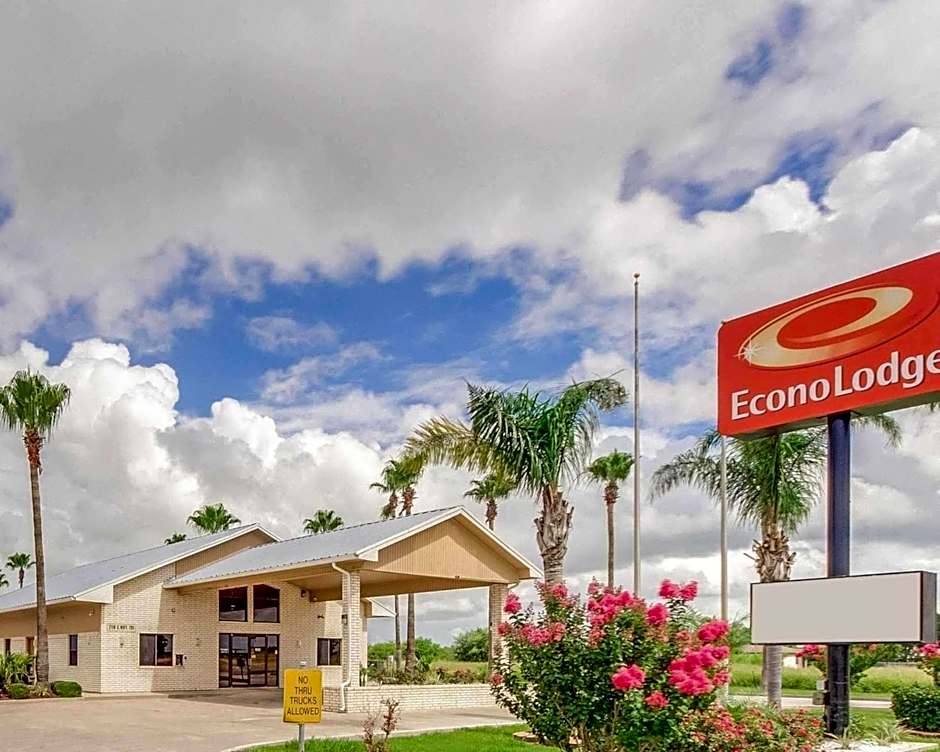 Photo 1 of 24 of Econo Lodge Falfurrias Hwy 281