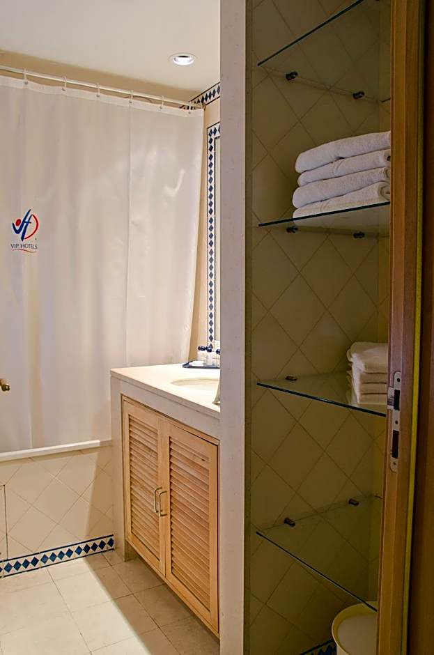 VIP Executive Eden Aparthotel