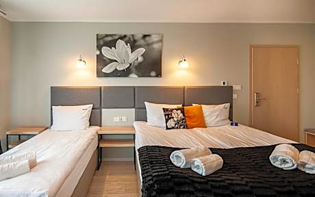 Comfort Triple Room with Balcony