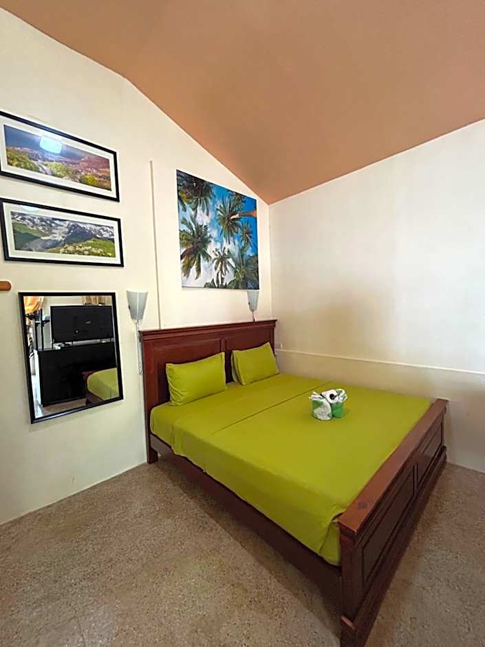 Ice Bear Bar & Tourist Inn