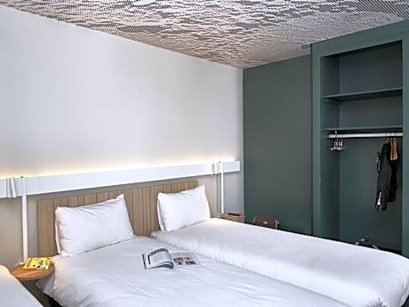 Room with 3 Single Beds