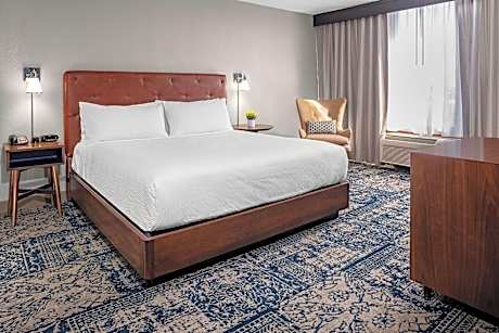 Room, 1 King Bed (Mobility/Hearing Accessible, Tub)