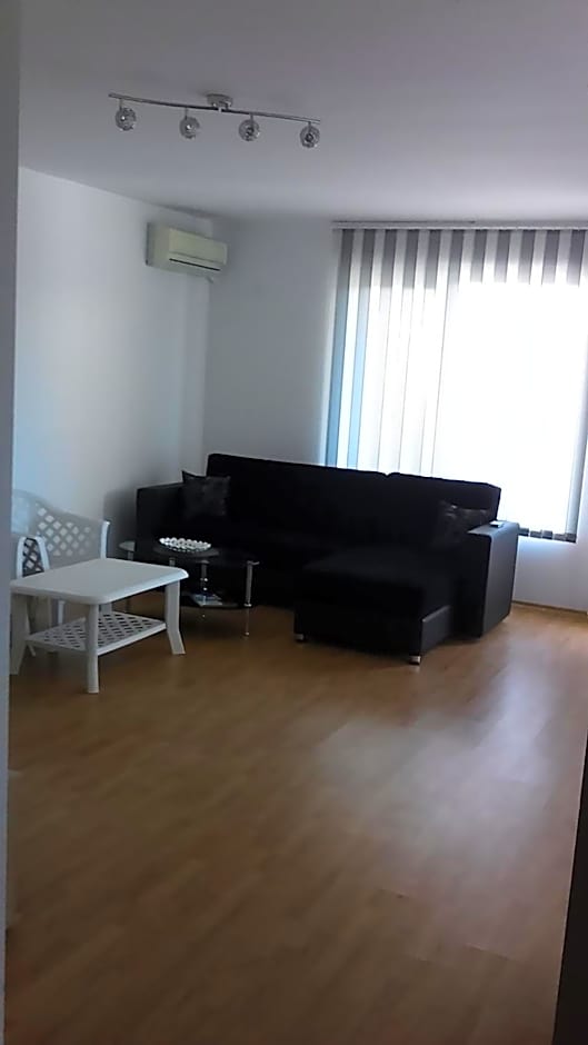 MARINA REZIDENCE ***